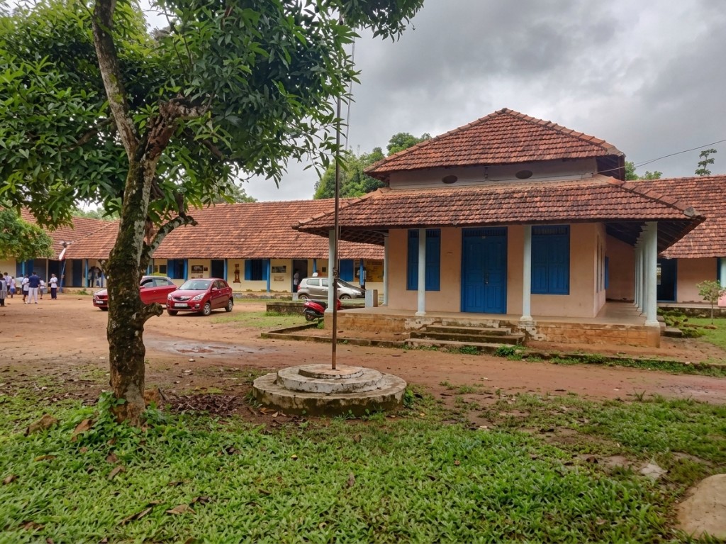 Campus courtyard of Sree Vivekananda High School, Pullad